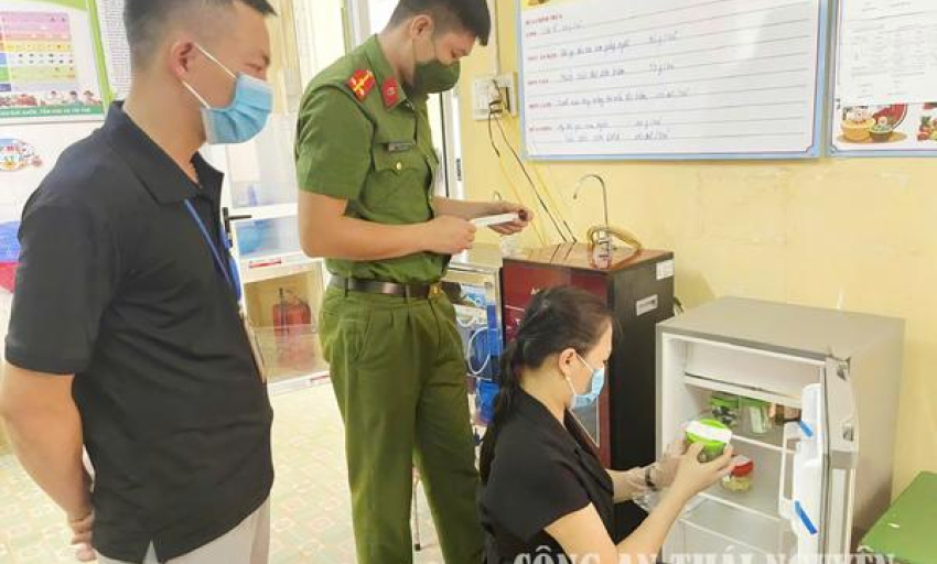 Th&aacute;i Nguy&ecirc;n: C&ocirc;ng an tham gia siết an to&agrave;n thực phẩm trường học