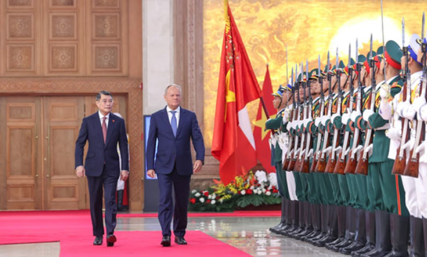 Thủ tướng L&ecirc; Minh Hưng chủ tr&igrave; lễ đ&oacute;n ch&iacute;nh thức Thủ tướng Ba Lan