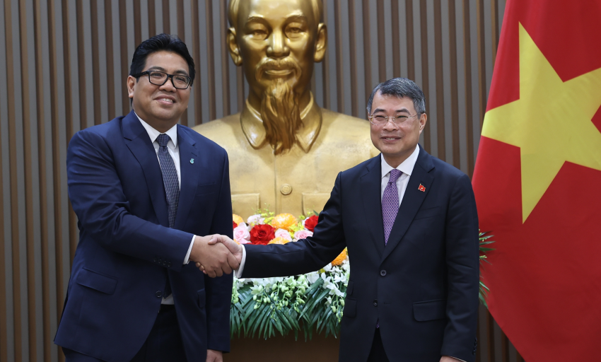 Thủ tướng L&ecirc; Minh Hưng tiếp Chủ tịch ki&ecirc;m Tổng Gi&aacute;m đốc Tập đo&agrave;n Dầu kh&iacute; quốc gia Malaysia