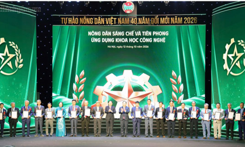 Vinh danh 96 gương mặt n&ocirc;ng d&acirc;n ti&ecirc;u biểu trong 40 năm Đổi mới