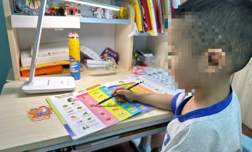 Cha mẹ ép con học quá sức, phạt có dễ?