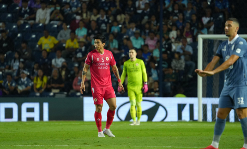 Đo&agrave;n Văn Hậu trở lại ấn tượng