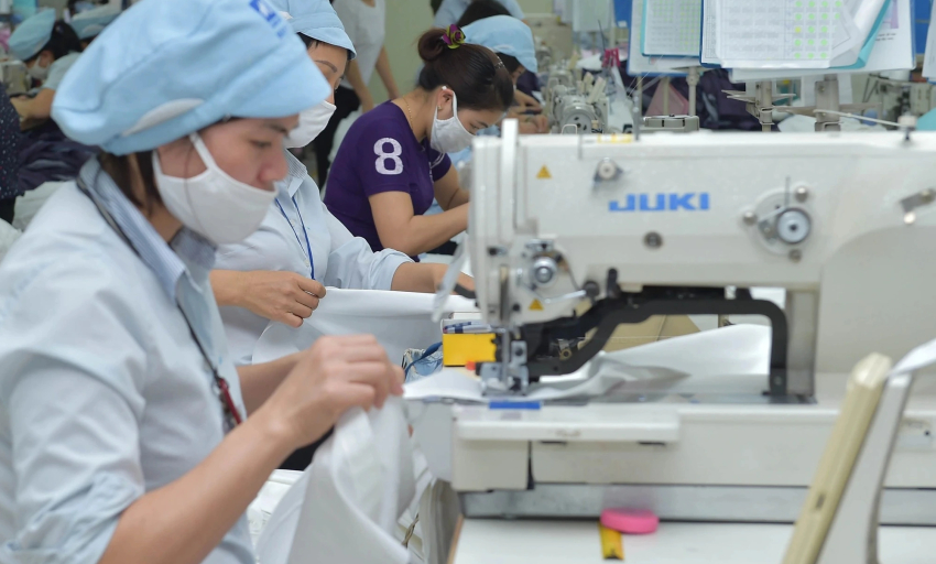 Th&aacute;ng 11 xuất khẩu giảm mạnh, CPI bật tăng