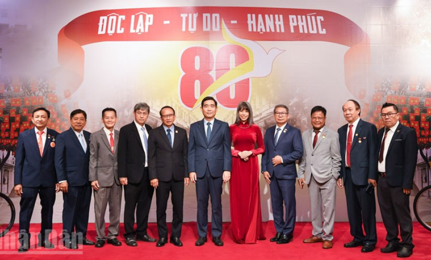 Kiều b&agrave;o Việt Nam tại Th&aacute;i Lan phấn khởi trước thềm Đại hội XIV