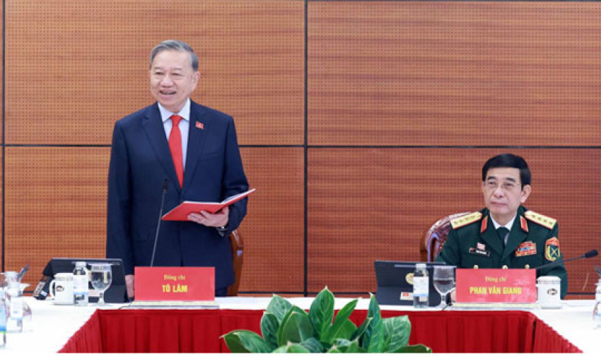 Ph&aacute;t huy cao độ tr&aacute;ch nhiệm, tr&iacute; tuệ v&agrave; t&acirc;m huyết thảo luận Văn kiện, g&oacute;p phần quan trọng v&agrave;o th&agrave;nh c&ocirc;ng của Đại hội