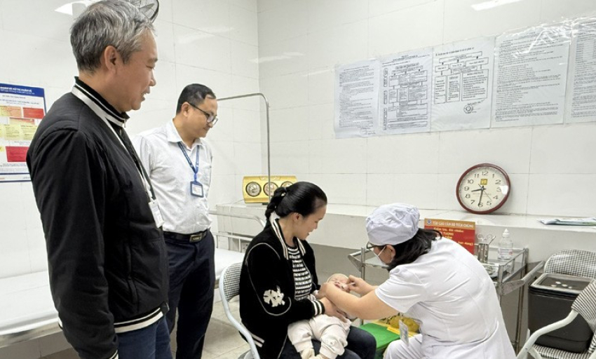 Uống vaccine Rota đủ liều ngăn ngừa hiệu quả bệnh ti&ecirc;u chảy cấp do virus Rota ở trẻ