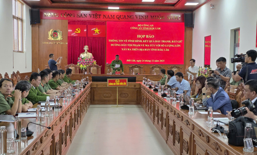 Chuyện chưa kể về h&agrave;nh tr&igrave;nh triệt ph&aacute; vụ &aacute;n mua b&aacute;n ma t&uacute;y lớn nhất Đắk Lắk