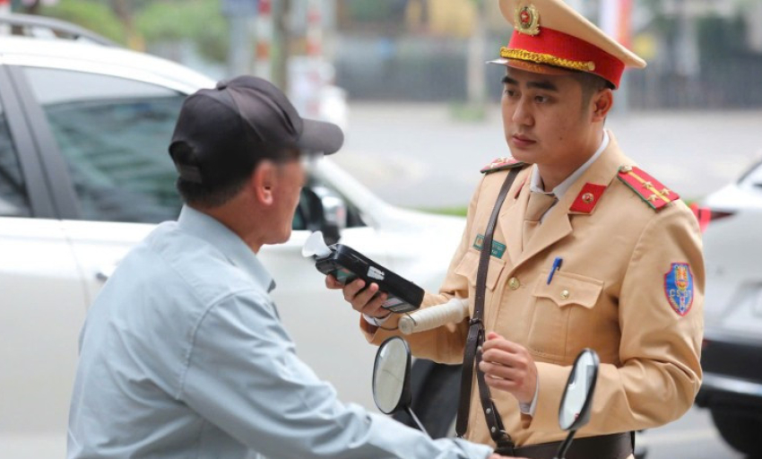 Hơn 800 trường hợp vi phạm nồng độ cồn trong ng&agrave;y m&ugrave;ng 1 Tết