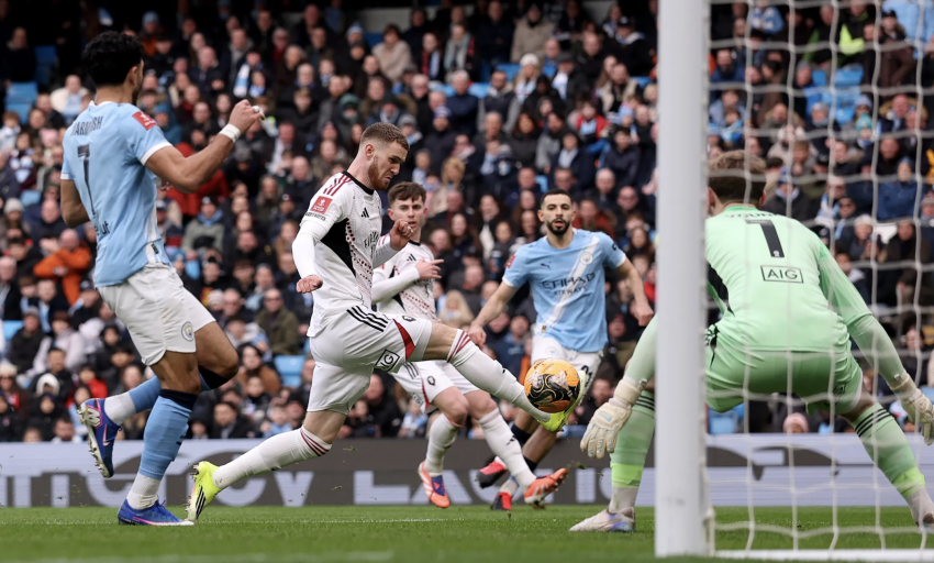 Man City thắng nhọc đối thủ giải hạng Ba, Guehi ghi dấu ấn tại FA Cup