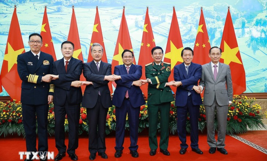 Thủ tướng Phạm Minh Ch&iacute;nh tiếp ba bộ trưởng Trung Quốc