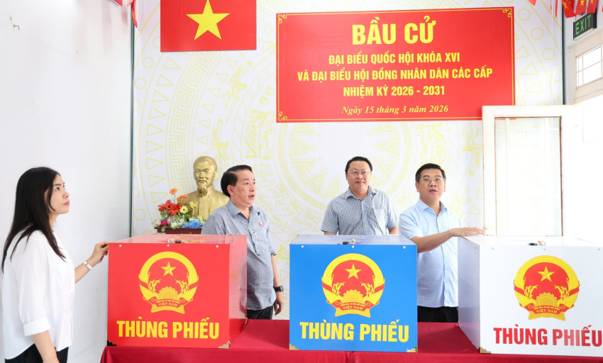 TPHCM ph&acirc;n c&ocirc;ng trực điều h&agrave;nh bầu cử xuy&ecirc;n suốt từ 7 giờ ng&agrave;y 15-3
