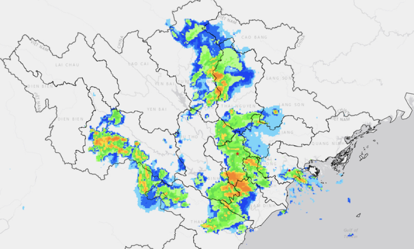 'Bức tường d&ocirc;ng' khổng lồ đang qu&eacute;t Bắc Bộ