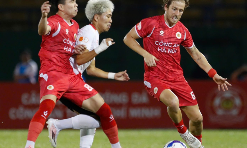 CLB C&ocirc;ng an H&agrave; Nội tiến gần "ng&ocirc;i vương" V-League