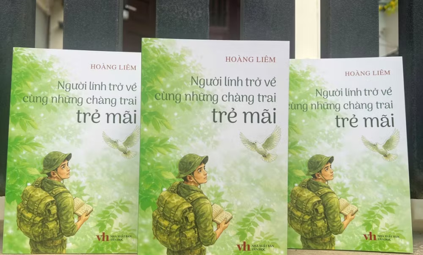 H&igrave;nh ảnh bộ đội Cụ Hồ qua c&aacute;c trang s&aacute;ch &ldquo;Người l&iacute;nh trở về c&ugrave;ng những ch&agrave;ng trai trẻ m&atilde;i&rdquo;