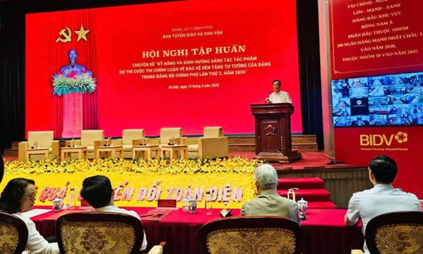 N&acirc;ng cao kỹ năng s&aacute;ng t&aacute;c t&aacute;c phẩm ch&iacute;nh luận bảo vệ nền tảng tư tưởng của Đảng