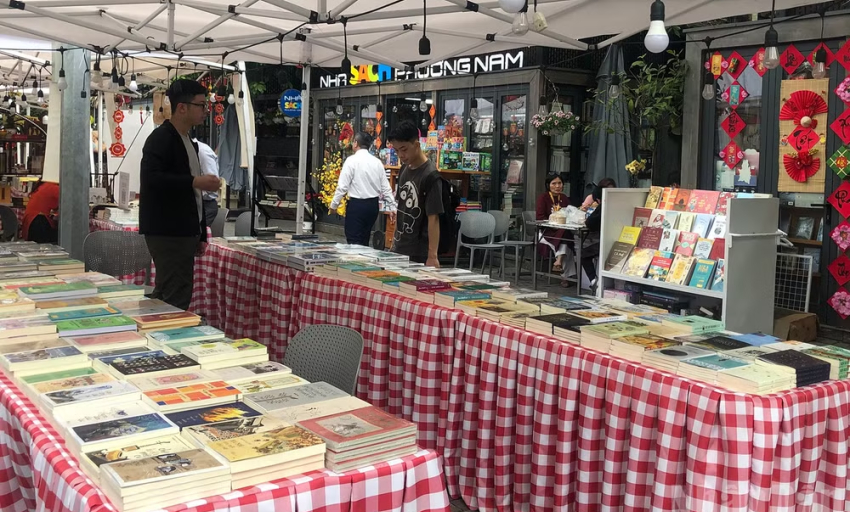 Nhiều đơn vị xuất bản tham gia c&aacute;c hoạt động nh&acirc;n Ng&agrave;y S&aacute;ch v&agrave; Văn h&oacute;a đọc Việt Nam