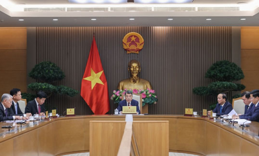 Thủ tướng L&ecirc; Minh Hưng điện đ&agrave;m với Thủ tướng Singapore Lawrence Wong