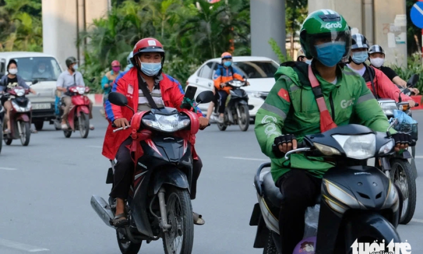 100% xe &ocirc;m c&ocirc;ng nghệ, taxi ở H&agrave; Nội phải chuyển sang xe điện v&agrave;o năm 2030?