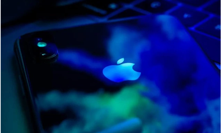 Apple đang ph&aacute;t triển iPhone như 'phim viễn tưởng'?