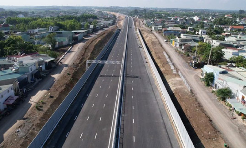 Hơn 3.800km cao tốc trọng yếu đ&atilde; được đưa v&agrave;o khai th&aacute;c, th&ocirc;ng xe kỹ thuật