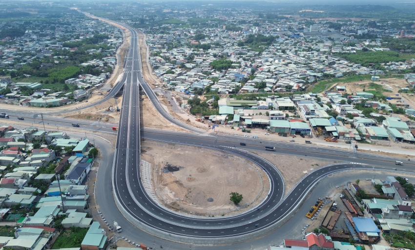 Th&ocirc;ng xe to&agrave;n tuyến cao tốc Bi&ecirc;n H&ograve;a - Vũng T&agrave;u