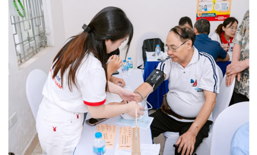 'Uống 3-4 loại thuốc vẫn tăng huyết &aacute;p': Chuy&ecirc;n gia cảnh b&aacute;o nguy&ecirc;n nh&acirc;n nguy hiểm ph&iacute;a sau