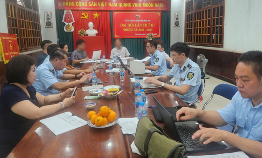 Xử phạt 2 doanh nghiệp đầu mối vi phạm dự trữ xăng dầu bắt buộc