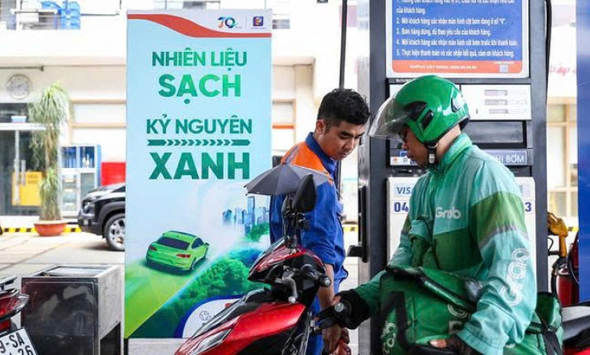 Gi&aacute; xăng dầu đồng loạt giảm