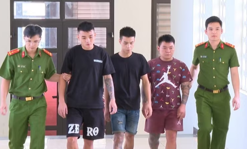Bắt giữ nh&oacute;m đối tượng lấy cớ va quệt xe để cưỡng đoạt t&agrave;i sản
