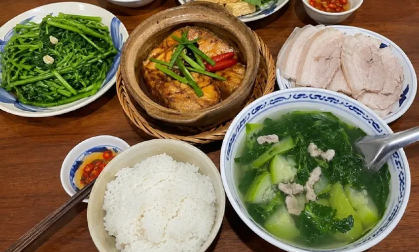 Bữa ăn n&agrave;o trong ng&agrave;y dễ l&agrave;m tăng đường huyết nhất?