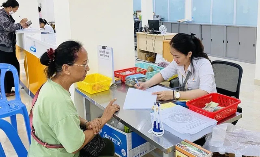 Đề xuất mới về lộ tr&igrave;nh giảm độ tuổi hưởng trợ cấp hưu tr&iacute; xuống 70