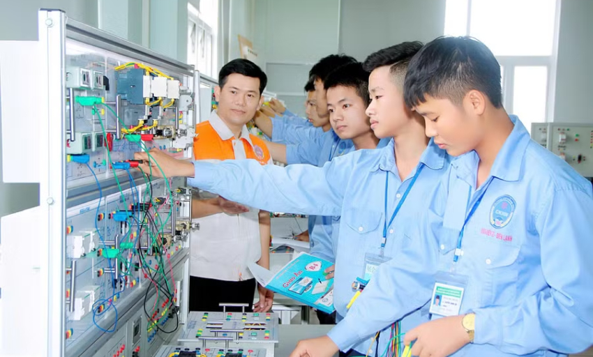 Đề xuất nhiều ch&iacute;nh s&aacute;ch mới hỗ trợ người học đại học, học nghề