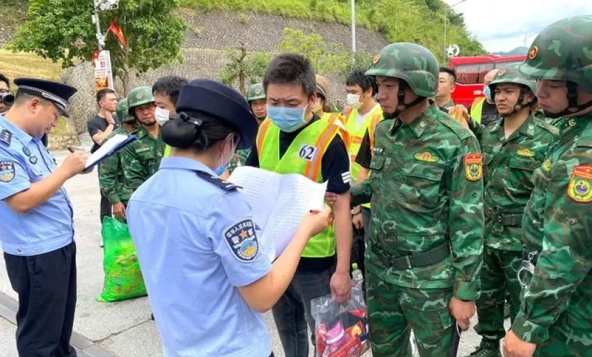 Trục xuất 76 c&ocirc;ng d&acirc;n Trung Quốc vi phạm ph&aacute;p luật