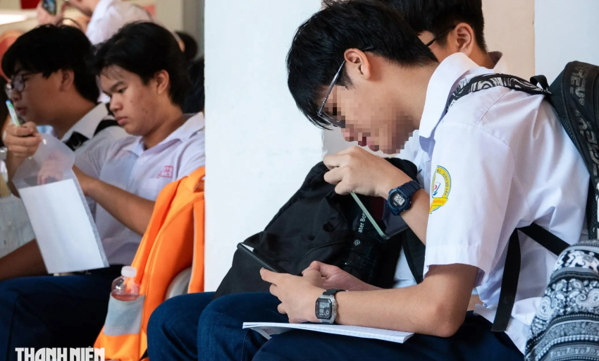 V&igrave; sao trẻ em thời nay &lsquo;nghiện&rsquo; mạng x&atilde; hội, ảnh hưởng g&igrave; tới việc học?