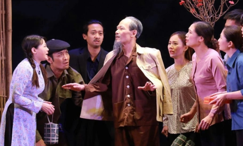 &lsquo;B&aacute;c Hồ một t&igrave;nh y&ecirc;u bao la&rsquo; đến L&agrave;o v&agrave; Th&aacute;i Lan