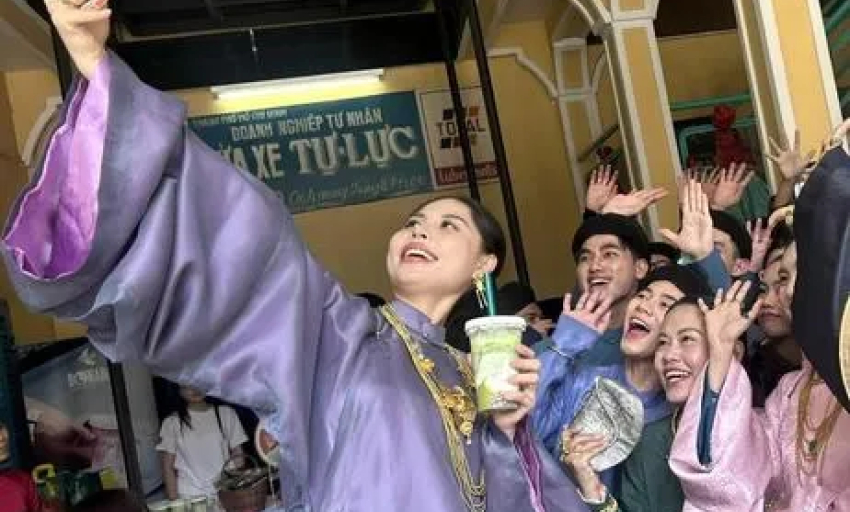 Đ&aacute;m cưới độc lạ: Kh&ocirc;ng quen c&ocirc; d&acirc;u, ch&uacute; rể vẫn điền form xin suất ăn cưới
