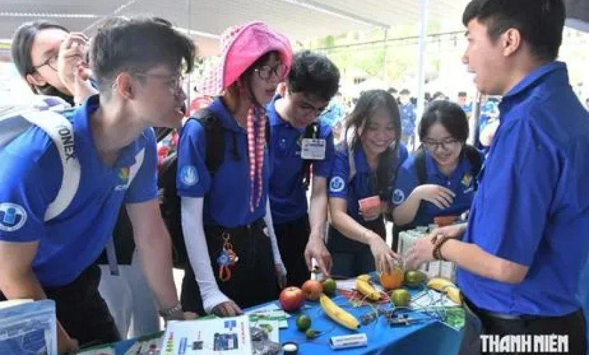 Đưa c&ocirc;ng nghệ chạm v&agrave;o từng hơi thở cuộc sống