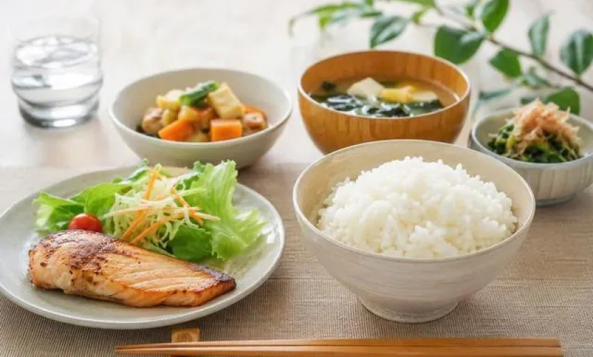 Đừng vội bỏ cơm nếu muốn giảm c&acirc;n, đ&acirc;y mới l&agrave; điều quan trọng