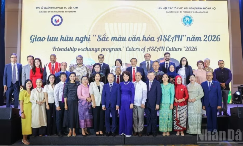 Giao lưu hữu nghị &ldquo;Sắc m&agrave;u văn h&oacute;a ASEAN&rdquo; tại H&agrave; Nội