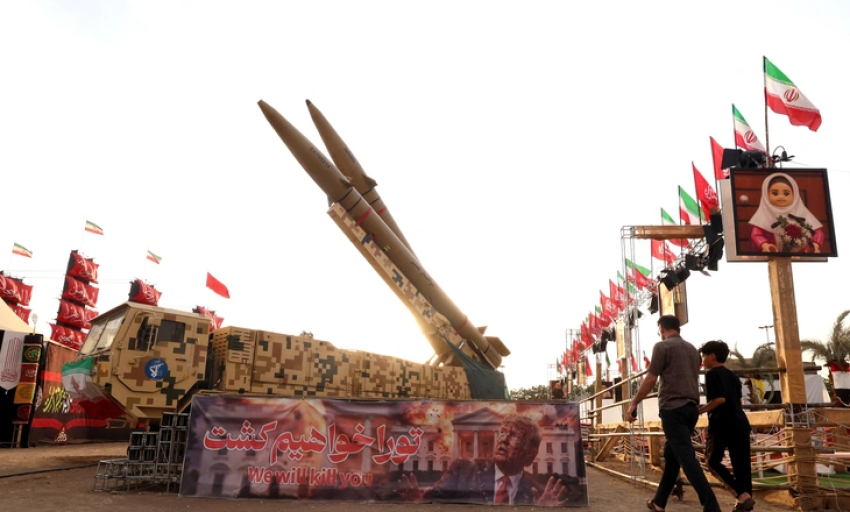 Iran gửi th&ocirc;ng điệp đến v&ugrave;ng Vịnh: Thuyết phục &ocirc;ng Trump hoặc hứng đ&ograve;n tấn c&ocirc;ng