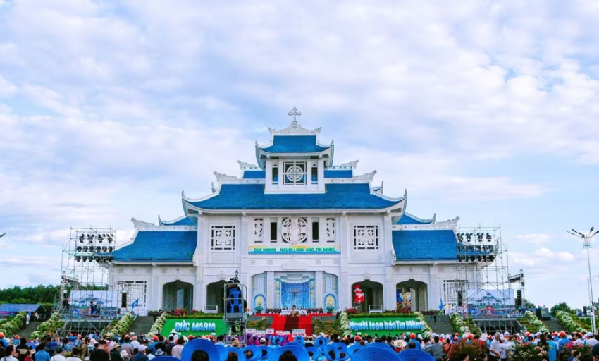 Khai mạc Đại hội h&agrave;nh hương Đức Mẹ La Vang lần thứ 32