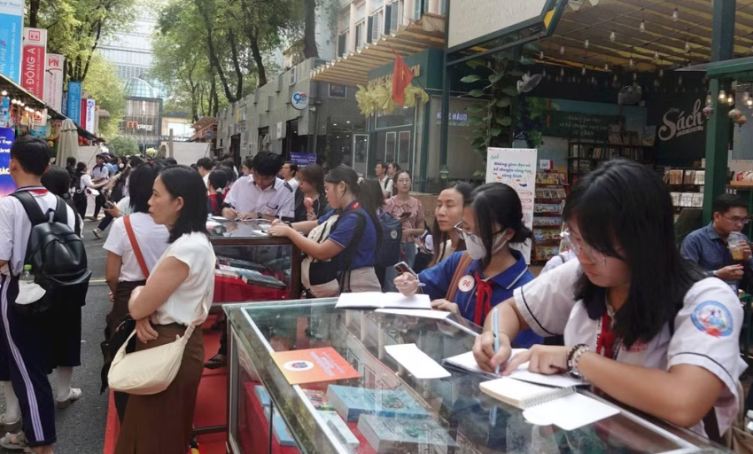 Mang lại sức sống mới cho thị trường s&aacute;ch