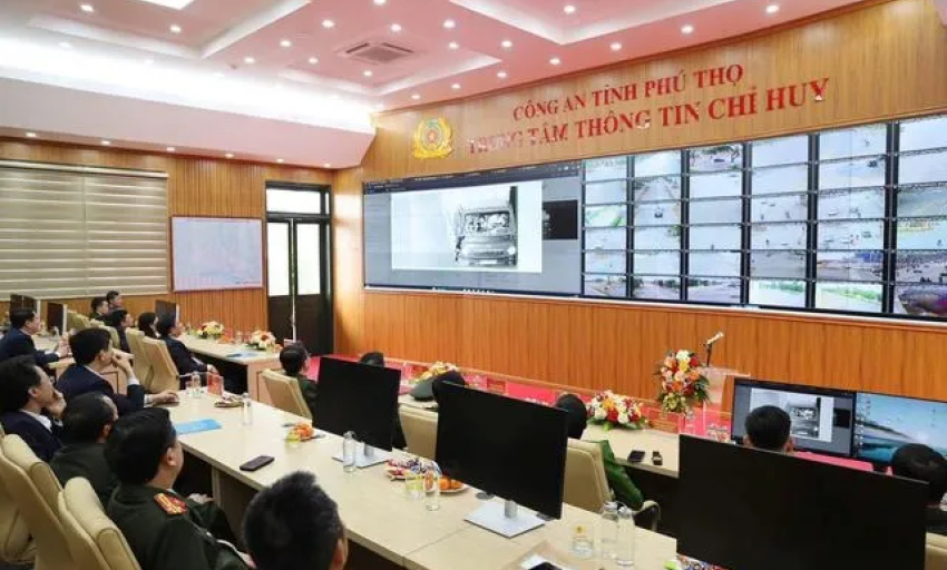 Một xe &ocirc; t&ocirc; 'd&iacute;nh' gần 100 lỗi phạt nguội, c&oacute; th&aacute;ng vi phạm tốc độ 21 lần