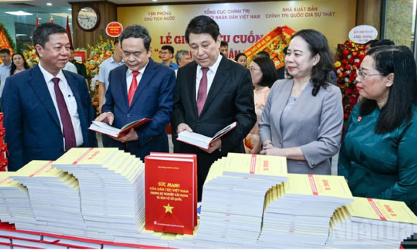 Giới thiệu cuốn s&aacute;ch của nguy&ecirc;n Chủ tịch nước Lương Cường về sức mạnh của d&acirc;n tộc Việt Nam

