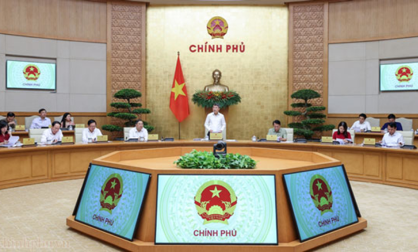Thủ tướng L&ecirc; Minh Hưng: Khẩn trương ho&agrave;n thiện 11 dự &aacute;n luật chuẩn bị tr&igrave;nh Quốc hội