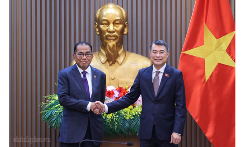 Thủ tướng L&ecirc; Minh Hưng tiếp Bộ trưởng Quốc ph&ograve;ng Malaysia