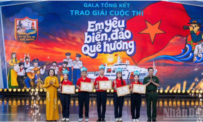 Trao giải Cuộc thi &ldquo;Em y&ecirc;u biển, đảo qu&ecirc; hương&rdquo; năm học 2025-2026