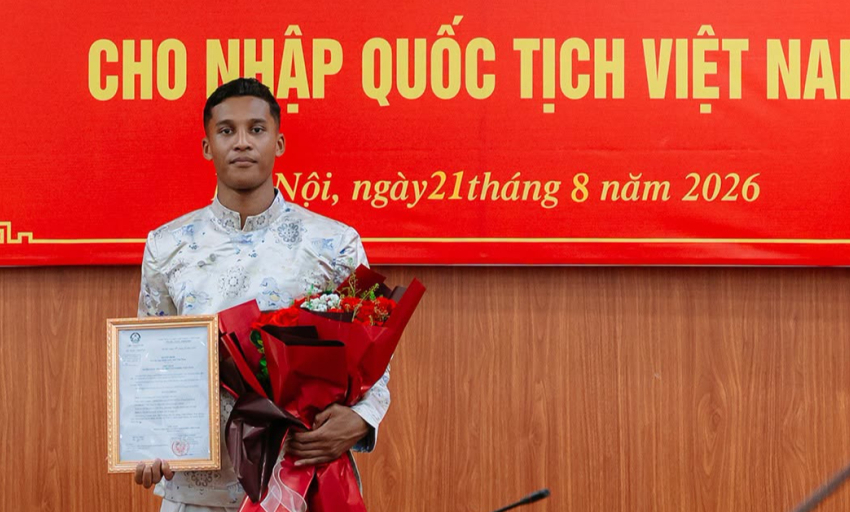 Trung vệ Adou Minh ch&iacute;nh thức nhận quốc tịch Việt Nam