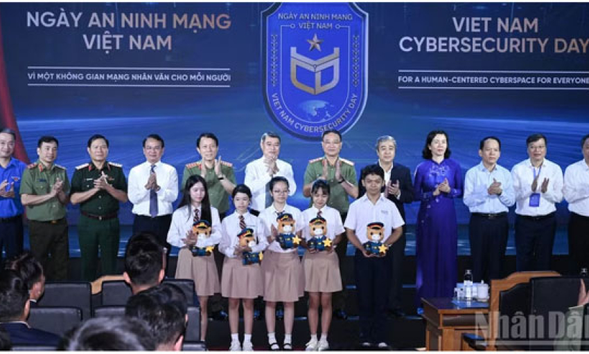 V&igrave; một kh&ocirc;ng gian mạng nh&acirc;n văn cho mỗi người