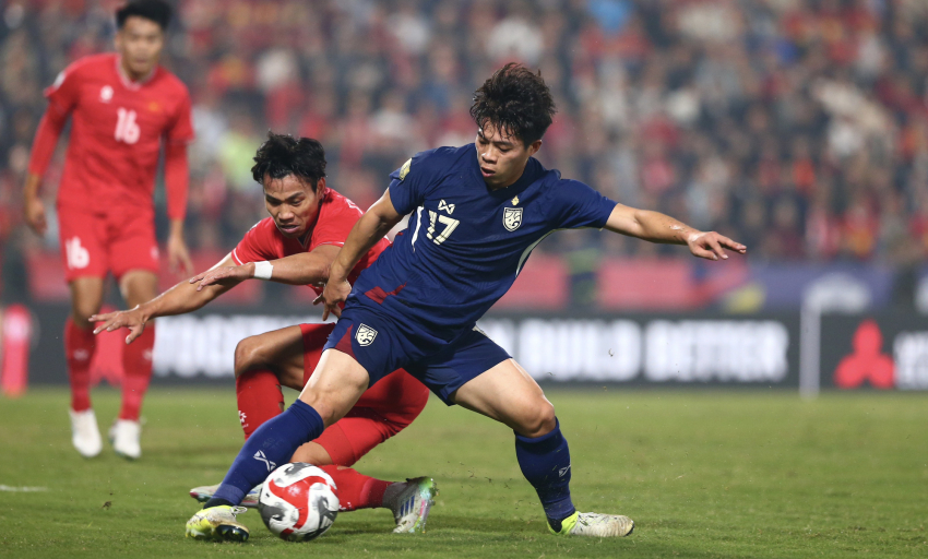 Việt Nam chiếm ưu thế trước Th&aacute;i Lan ở chung kết ASEAN Cup